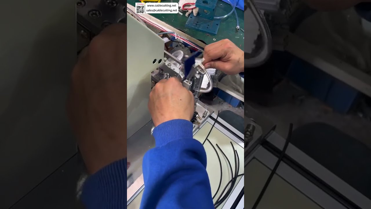伺服馬達線材折疊貼標機｜高速穩定標籤貼合加工 - 短版