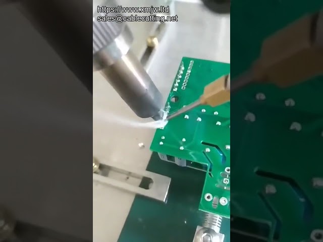 桌上型自動焊接機器人｜內建清潔功能的自動焊錫機
