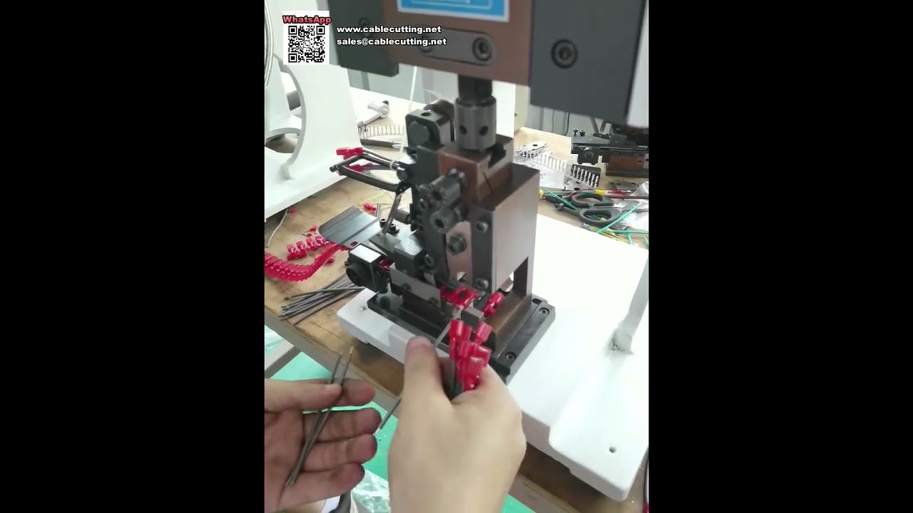 2T 端子壓接機 — 塑膠護套模具